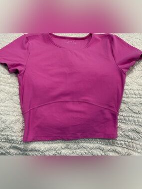 Aritzia Bright Magenta Scoop Neck Short Sleeve Top
